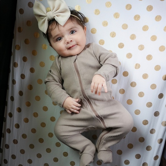 Taupe ribbed footie - Picture 3 of 3